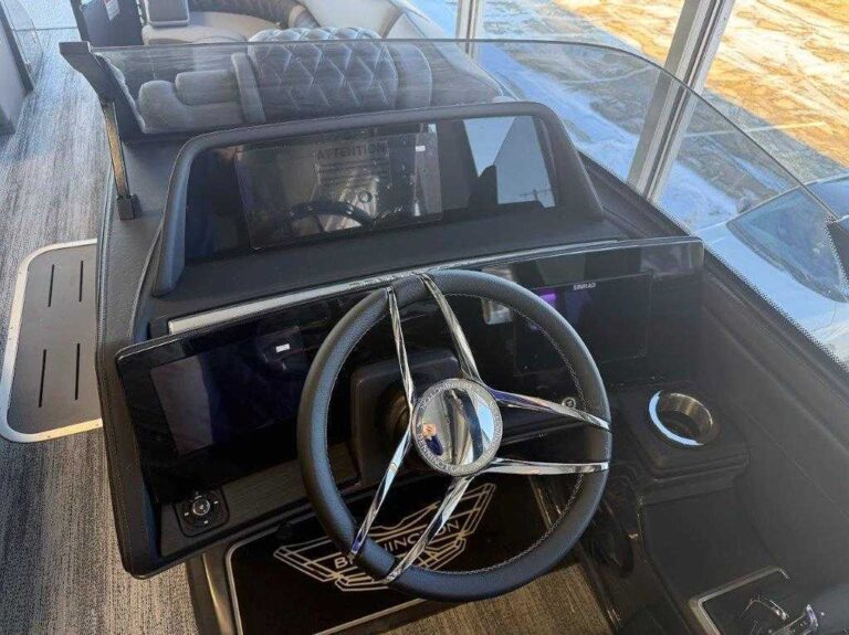 2026 Bennington 25QXSBWA - NEW DESIGN - ESP+ - Windshield - V10 425 HP!!! US-ETWS9307J526 [photo 19]